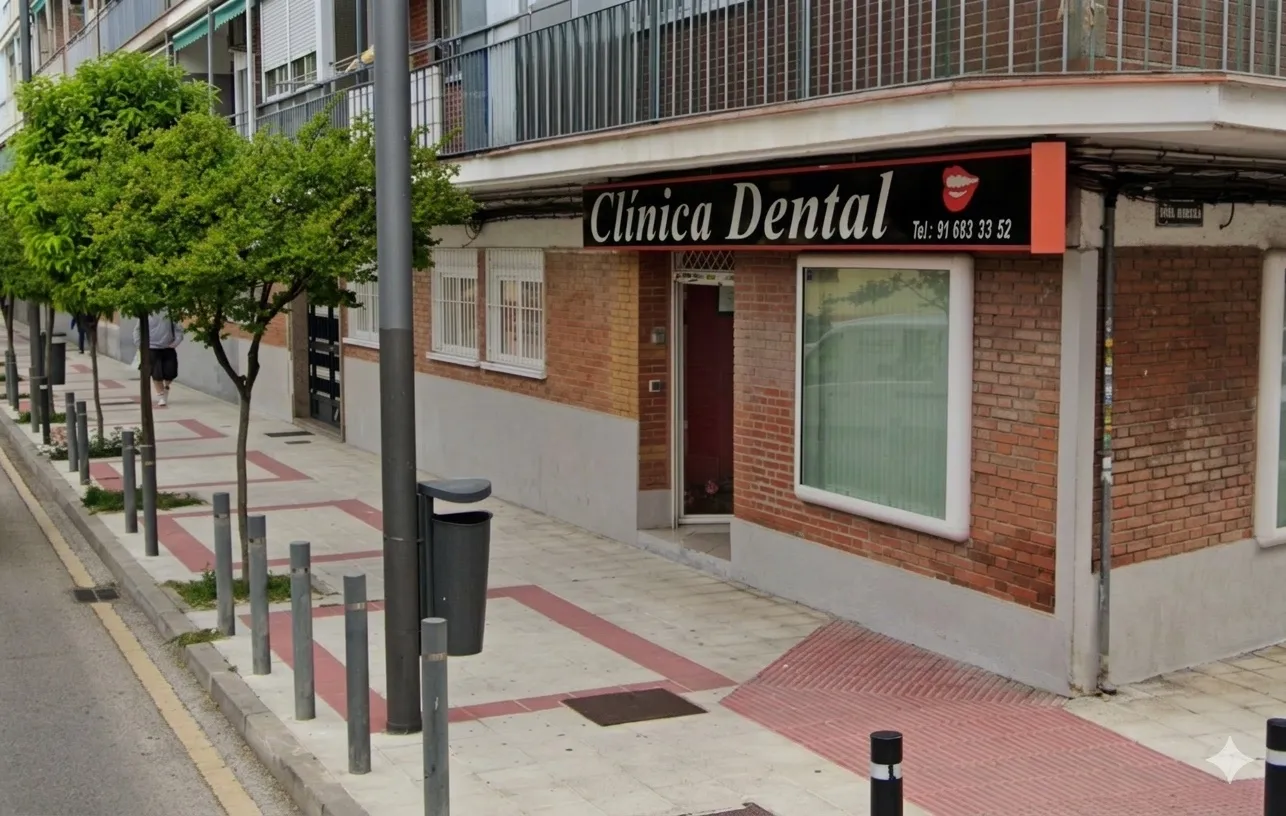 Fachada de Dental Estetic Oeste en Calle Oeste 9, Getafe